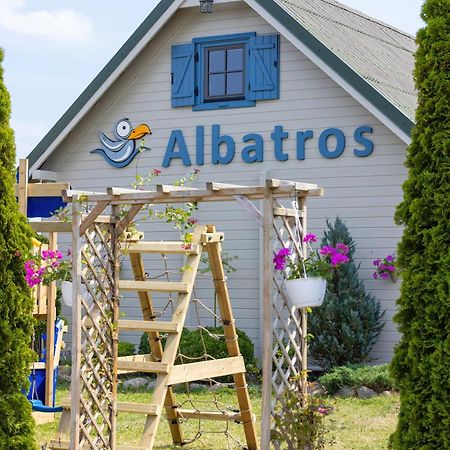 Domki Letniskowe Albatros Rewal Exteriör bild